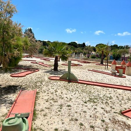 Mobil Home Neuf 6 P Climatise A Hyeres A 200 M De La Mer Dans Camping 4 Etoiles المظهر الخارجي الصورة