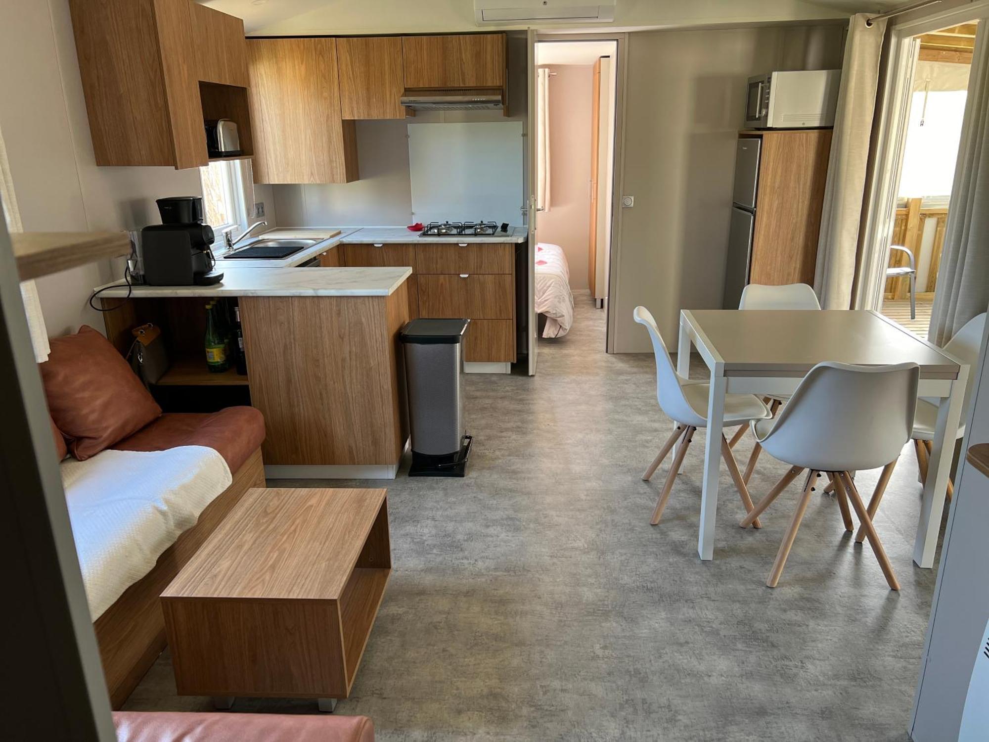 Mobil Home Neuf 6 P Climatise A Hyeres A 200 M De La Mer Dans Camping 4 Etoiles المظهر الخارجي الصورة